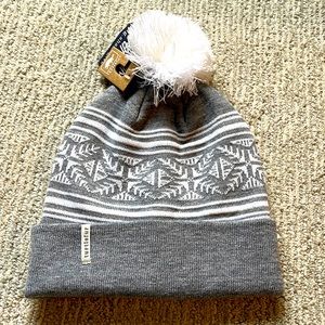 Turtlefur Pom Beanie Hat Very cute Gray/ White